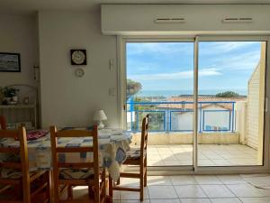 Appartements Appartement lumineux avec balcon et parking face au port, proche ocean - FR-1-336-160 : photos des chambres