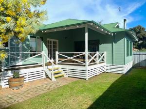 Town Hideaway - Sleeps 6