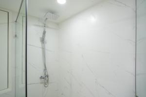 1 Bedroom Brandnew Apartment in Patong Tower t