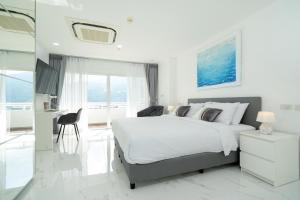 1 Bedroom Brandnew Apartment in Patong Tower t