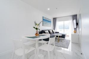 1 Bedroom Brandnew Apartment in Patong Tower t