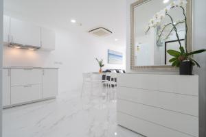 1 Bedroom Brandnew Apartment in Patong Tower t