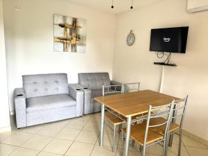 Charming condo with a rooftop, across beach