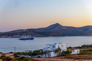 Phos de Antiparos