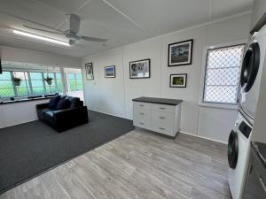 Essex Court - Beach House Motel