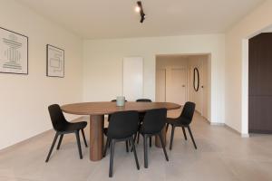 Cozy Seaside Apartment