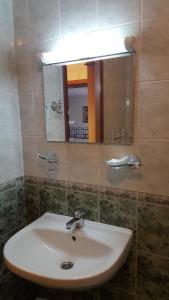 Семеен хотел Кристал