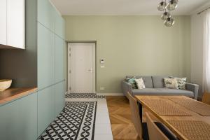 Wilcza City Centre Deluxe Apartment by BookingHost
