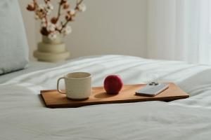 Apartment A10 "Pine Hill Resort" - komfortables Apartment mit zwei Bädern, Balkon & leichtem Haffblick, Zugang zu den vielfältigen Gemeinschaftsräumen