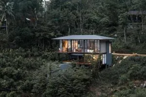 Glenross Living - A Collection of 7 Private Pool Villas and 3 Colonial Suites - 卡卢特勒