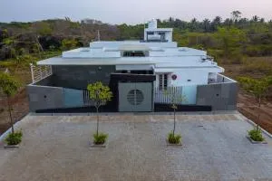 S R Pool Suites - Nanjangūd