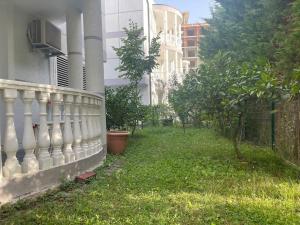 Apartament near beach, with garden
