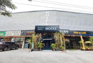 RedDoorz Premium at Regency Sunset Hotel