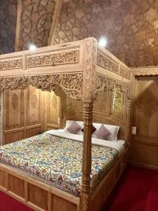 Wangnoo paradise luxury houseboat - Nishāt