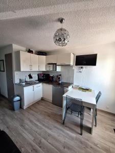 Appartements Studio renove confort meuble 3 etoiles - Les Cretets : photos des chambres