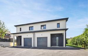 Lovely Home In Grentheville With Wifi