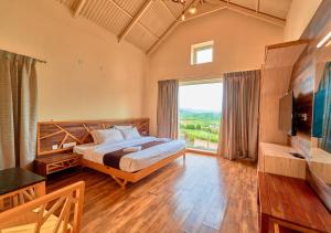 AJ Gable Clouds Ooty by VOYE HOMES - Serene Stay Near Avalanche Emerald Lake