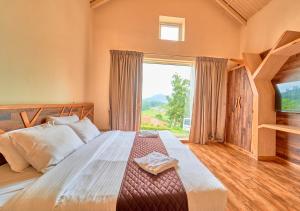 AJ Gable Clouds Ooty by VOYE HOMES - Serene Stay Near Avalanche Emerald Lake