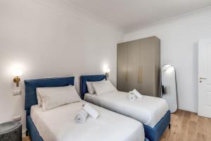 3 bedroom apartment Via Genova Monti area