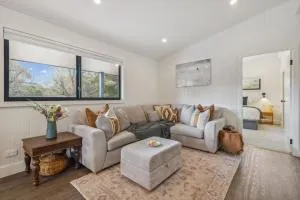 Nowhere Cottage - Moonbah