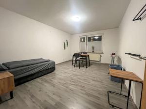 Livemore24 - Apartment 5 in Duisburg WLAN - Smart-TV - 24-7 Check-in und Küche