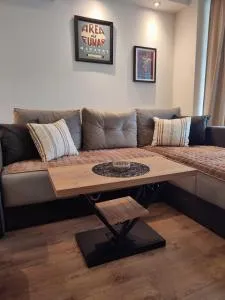 Gornji Milanovac Apartment - Veleriječ