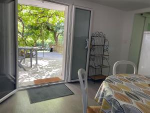 Appartements MARGUERITE GAP Jardin Piscine chauffee : photos des chambres