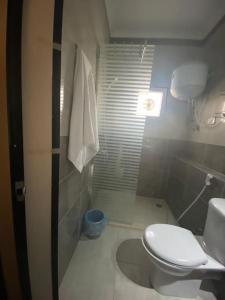 2BR townhouse, 1 bath, yard -123