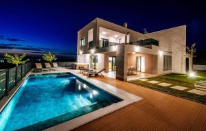 Awesome Home In Debeljak