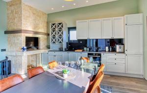 Awesome Home In Debeljak