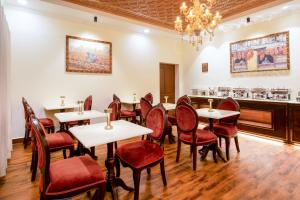 Moghal Mahal Resort Rajbagh Srinagar