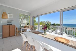 Perfect Location Walk To Beach and Sea Views