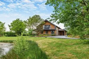 Rhosllyn Retreats - Lakeside Lodge - Nantmel