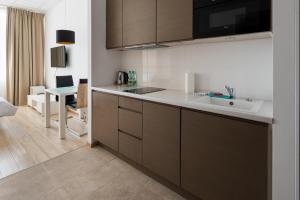 Varsovia Jerozolimskie Studio 232 by BookingHost