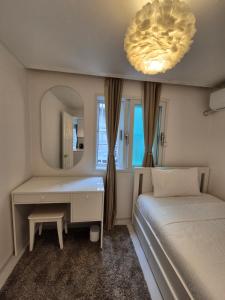 Sophie House foreigners women only