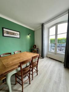 Appartements La Place du Chateau - Vue exceptionnelle sur le chateau de Blois : photos des chambres