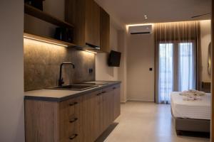 Sunny Hill Adults Only by Estia