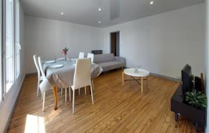 Appartements Cozy Apartment In Morlaix With Wifi : photos des chambres