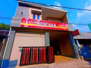 Wisma Kencana Syariah near UNS Mitra RedDoorz - Kemiri 1
