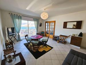 Bel appartement 6 couchages, pleine vue mer, tout équipé, climatisé, tout à pied