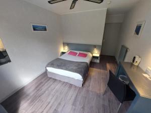 Logis Hôtels - Le Pont Bernet - Hotel 2 étoiles et restaurant