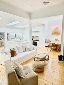 Thunder St Cottage Light Bright Home - Bridgewater-on-Loddon