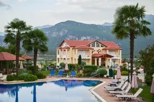 Famissi Suites 1 - Platanákos