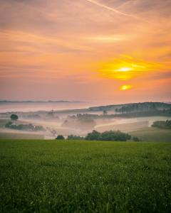Chalet An der Brunnader-Ihr perfekter Rückzugsort in der Bayerischen Toskana-Überwiegend mit Klima-3Geh-Min zur Therme