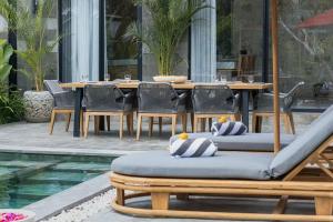 Stone Villa by Joshua District