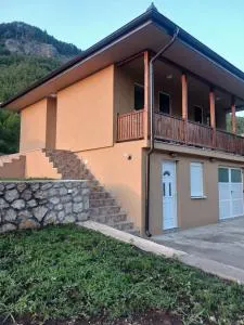 Village house LUKA - Kravlja