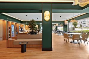 B&B HOTEL Santiago Milladoiro