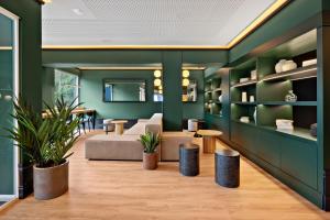 B&B HOTEL Santiago Milladoiro