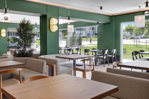 B&B HOTEL Santiago Milladoiro