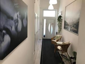 A Lovley newly decorated fully equipped apartment walking distance to the City Parkyou will find the world famous Szechenyi thermal bath spa, Museums , and the Capital Circus , AC, smart TV, high speed internet